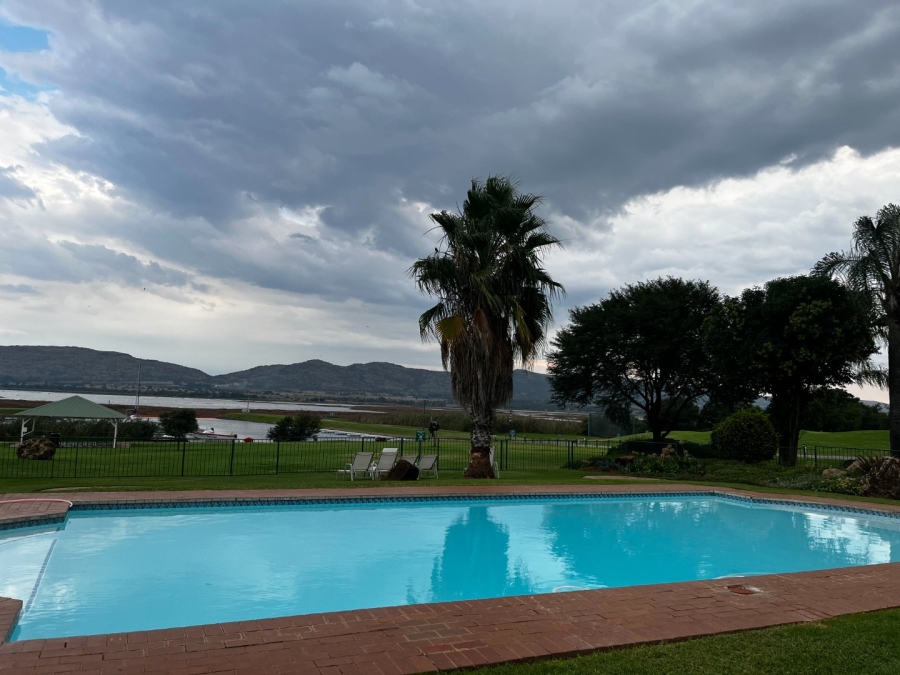 2 Bedroom Property for Sale in Caribbean Beach Club North West